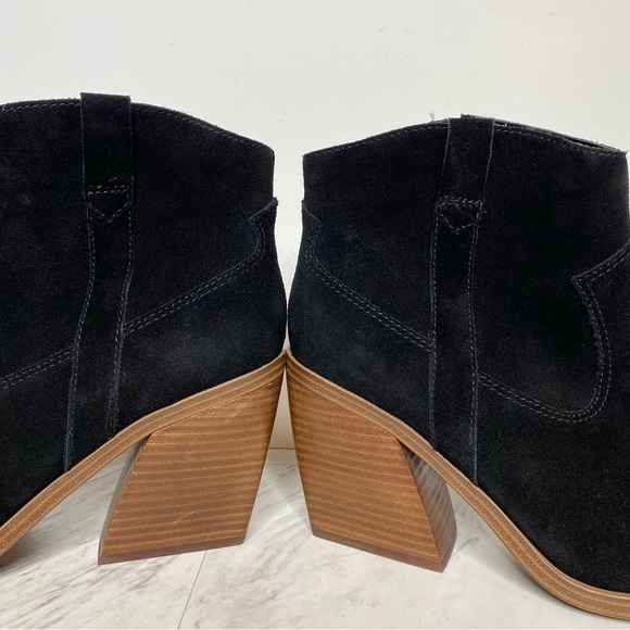 New! Vince Camuto Gredile Black Suede Pointy Toe Bootie 12M - Picture 8 of 14